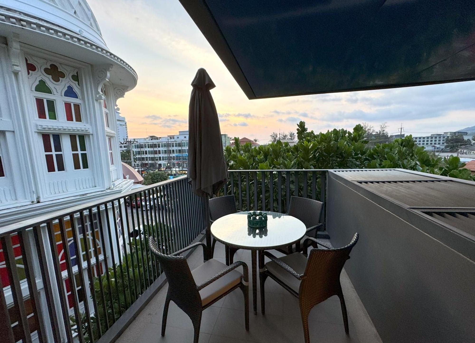 The Deck Condominium By Lofty Patong Bagian luar foto
