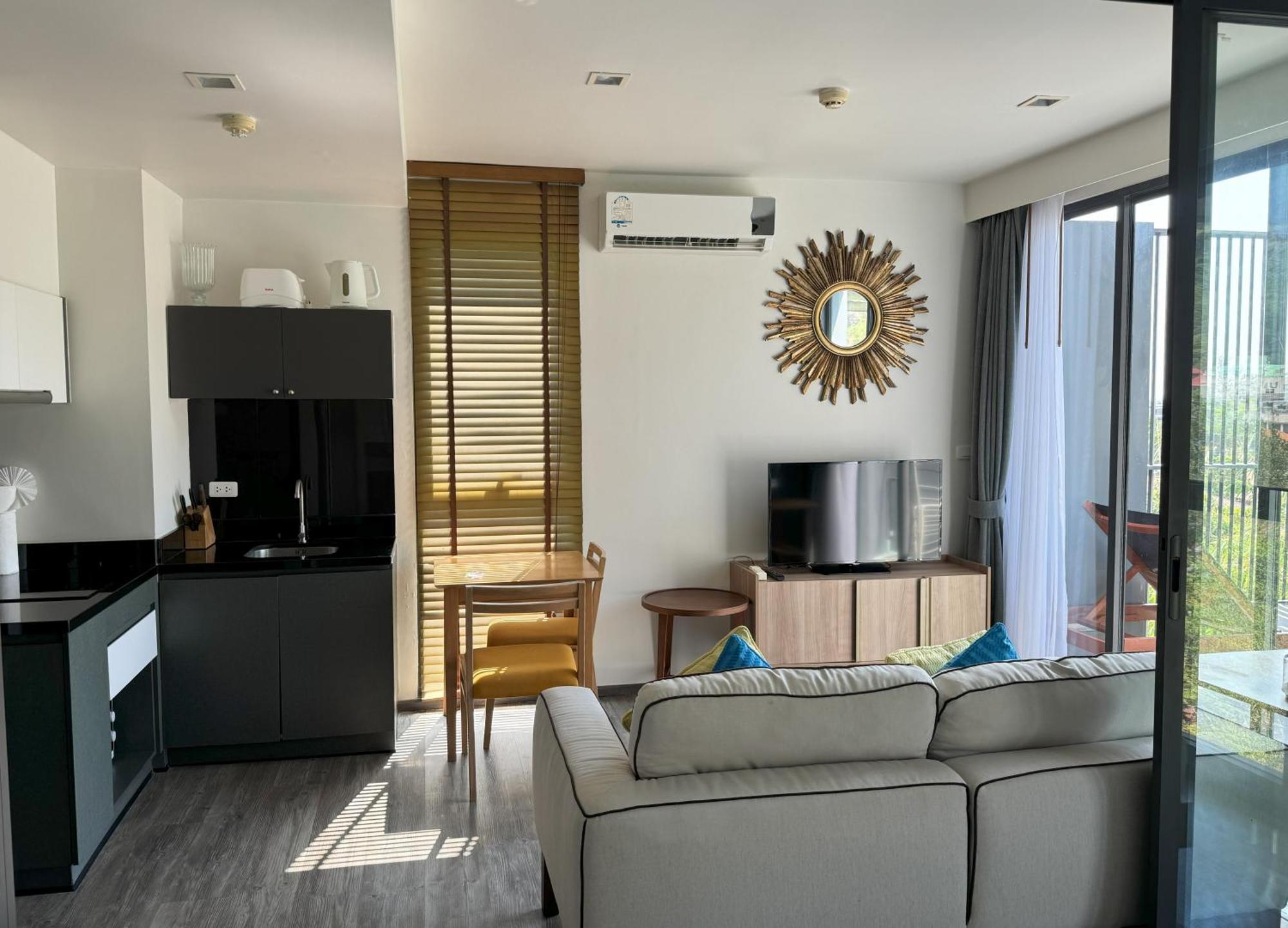 The Deck Condominium By Lofty Patong Bagian luar foto