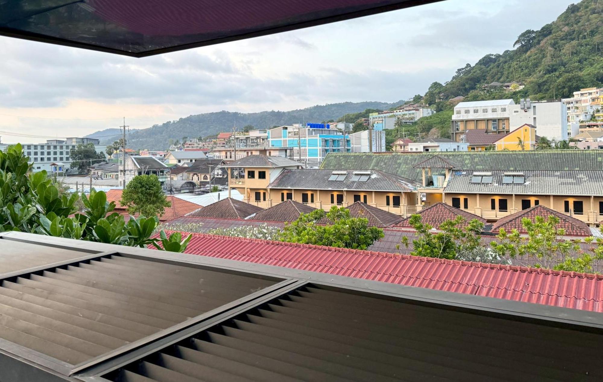 The Deck Condominium By Lofty Patong Bagian luar foto