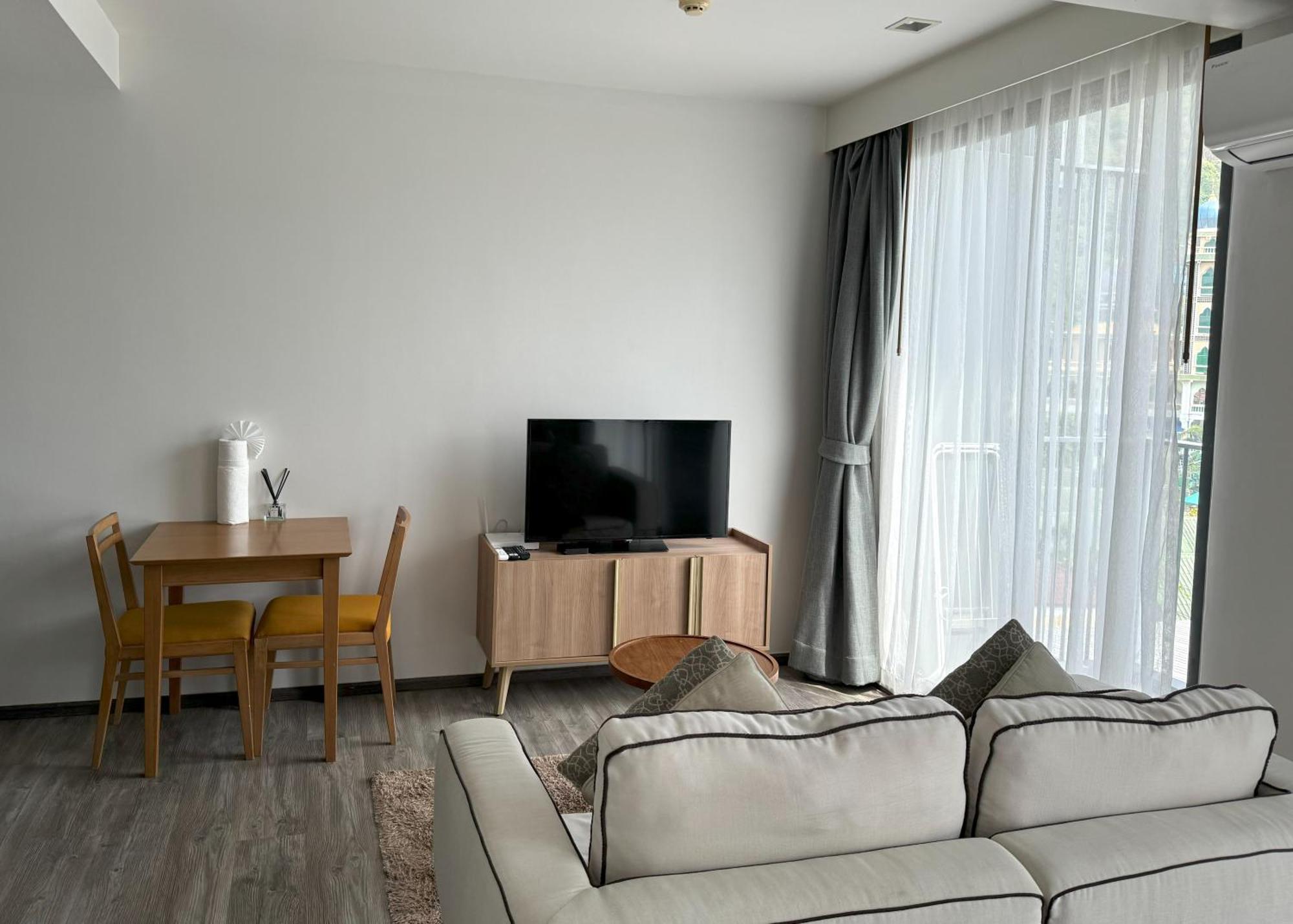 The Deck Condominium By Lofty Patong Ruang foto