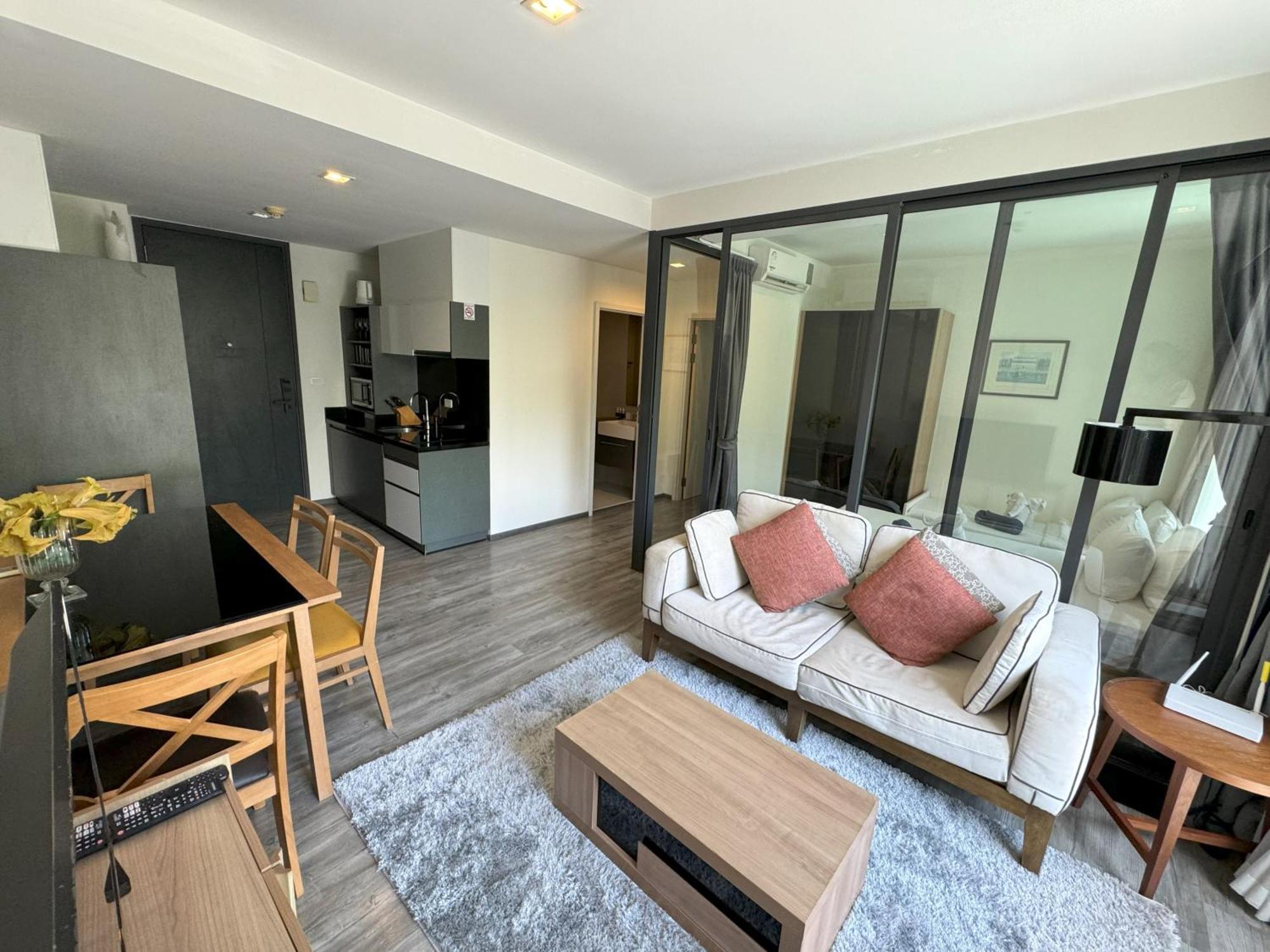 The Deck Condominium By Lofty Patong Bagian luar foto