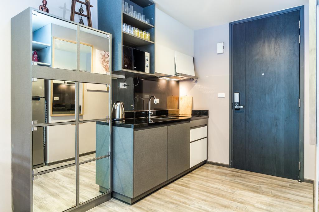 The Deck Condominium By Lofty Patong Bagian luar foto